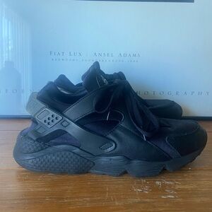 Nike Black Hurache